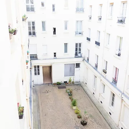 Appartamento Superb Near Pere Lachaise Parigi